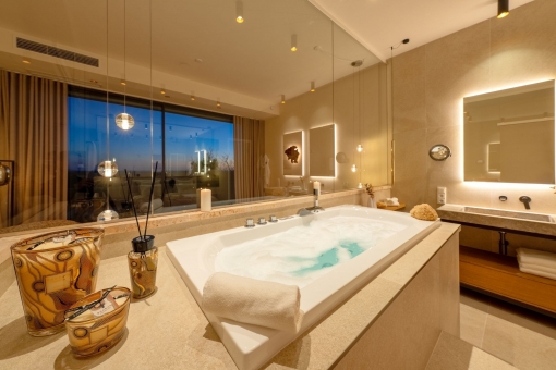 Masterbedroom at night