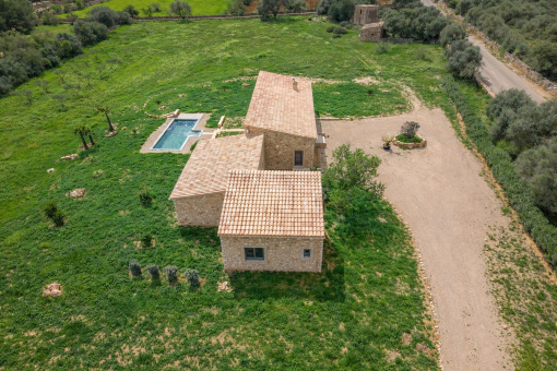 Generous landscaped garden