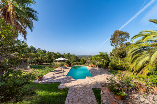 Stunning finca with breathtaking views, peaceful location, and separate guesthouse in Inca