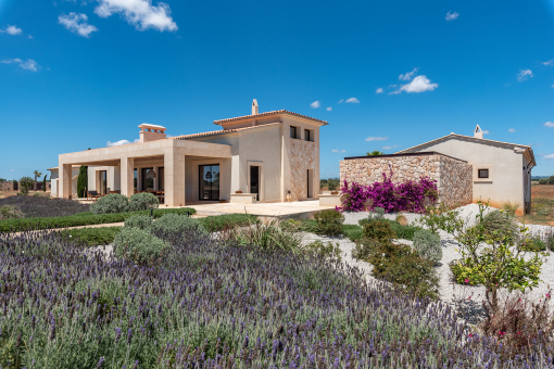 Luxus Finca mit Pool & Olivenhain –...