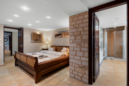 Dormitorio principal con baño en suite