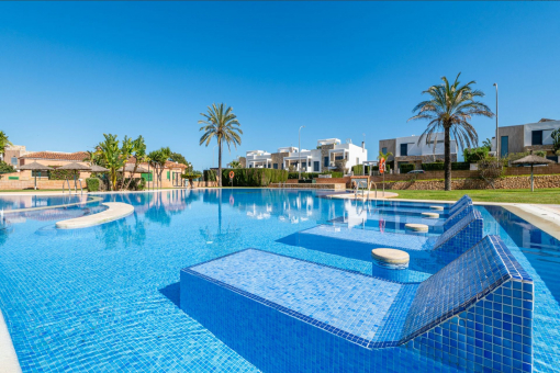 Community pool