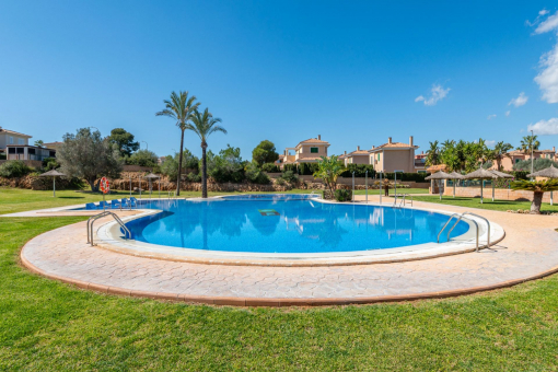 Community pool