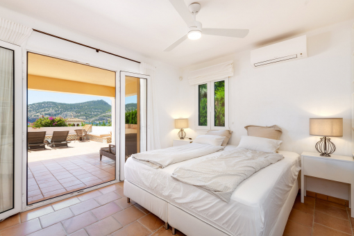 Dormitorio con acceso directo a la terraza