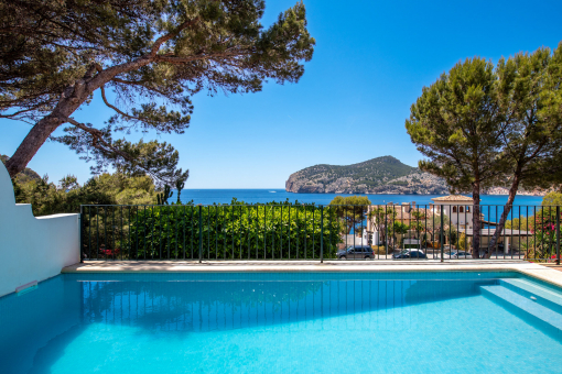 Piscina con maravillosas vistas al mar