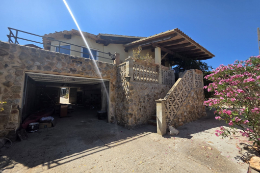 Front Yard with garage