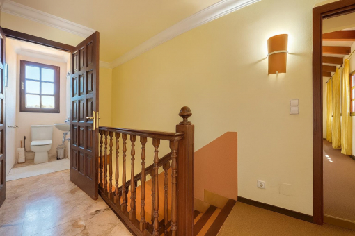 First floor landing with bathroom access