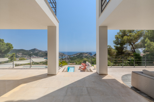 Front view of the villa