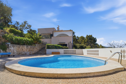 Heated swimming pool