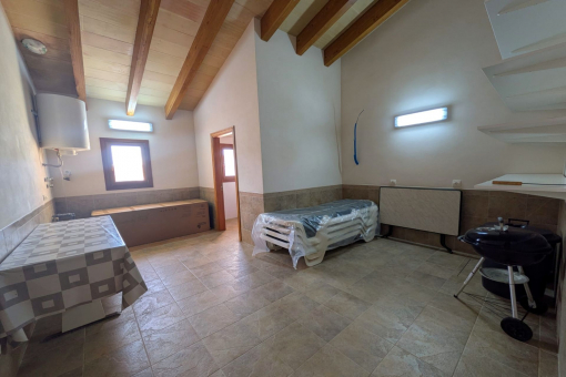 Large storage room 