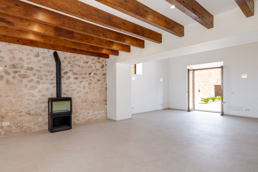 Salón con chimenea 