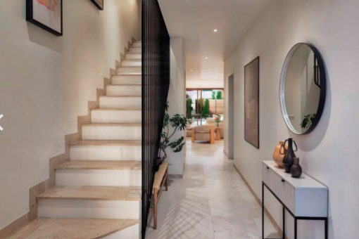 Entrada con escaleras