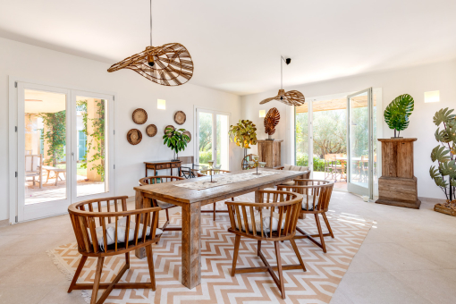 Light-filled dining area