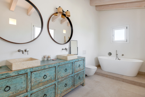 Bathroom with bathtub