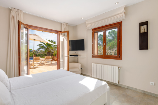 Further bedroom