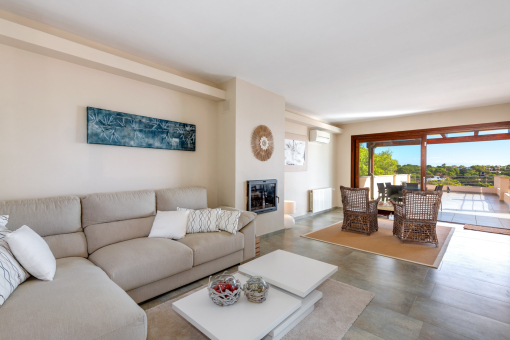Living area with access to a terrace
