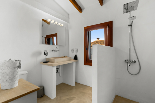En-Suite Bathroom to the Second Bedroom