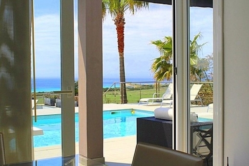 Sea and pool view