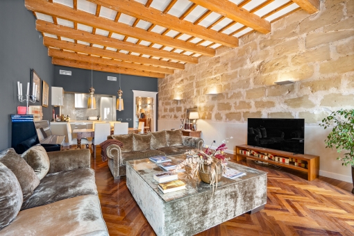 Living area with beautiful sanstone-wall