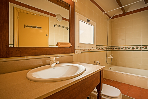 Bathroom with bath tub