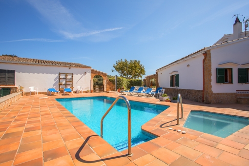 Wonderful countryside property with pool on the Cami d'en Kane between Mahón and Alaior.
