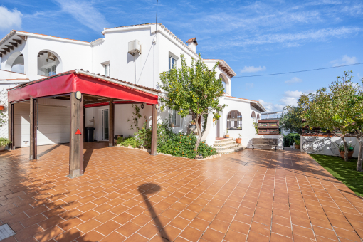 Terraza y garaje