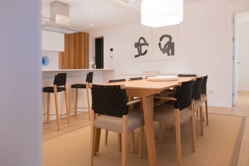 Beautiful dining area with an open kitchen