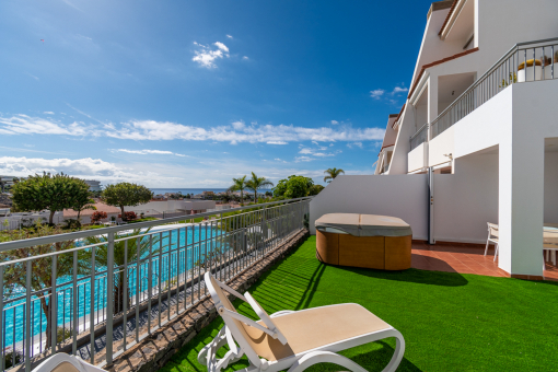 Helle Wohnung mit 2 Schlafzimmern, Terrasse, Meer- und Poolblick im Magnolia Golf Resort La Caleta