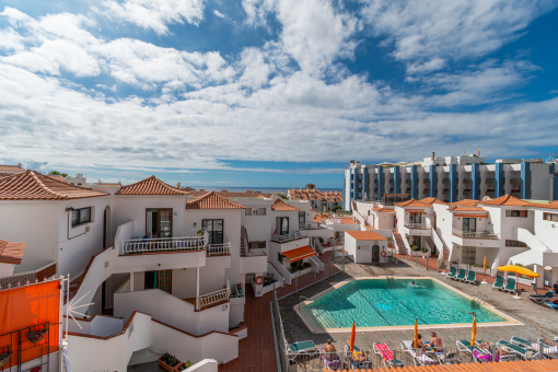 Two-bedroom apartment with sea views, close to the shopping centre in Los Cristianos