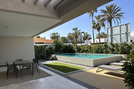 Exclusive Beachfront Luxury Villa in the Heart of Playa de Las Americas