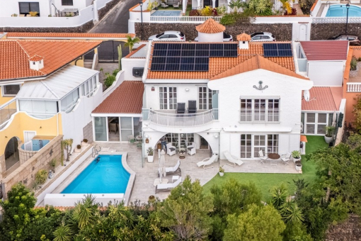 Fantastische Villa in Chayofa: Meerblick und Exklusivität