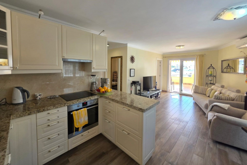 Küche und Wohnbereich