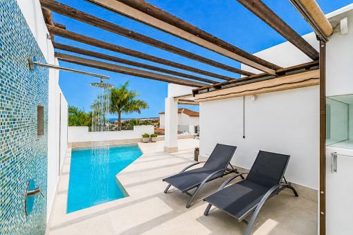 Terraza con piscina