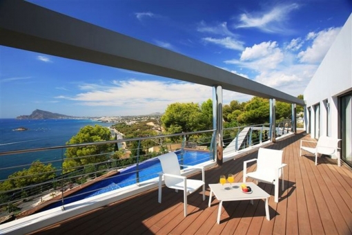 Spacious terrace with sea views